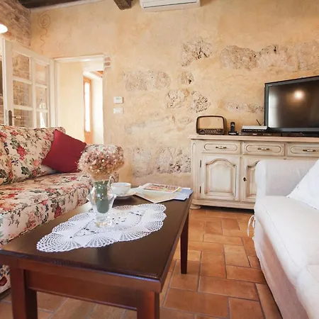 Gelci Holiday home Trgetari